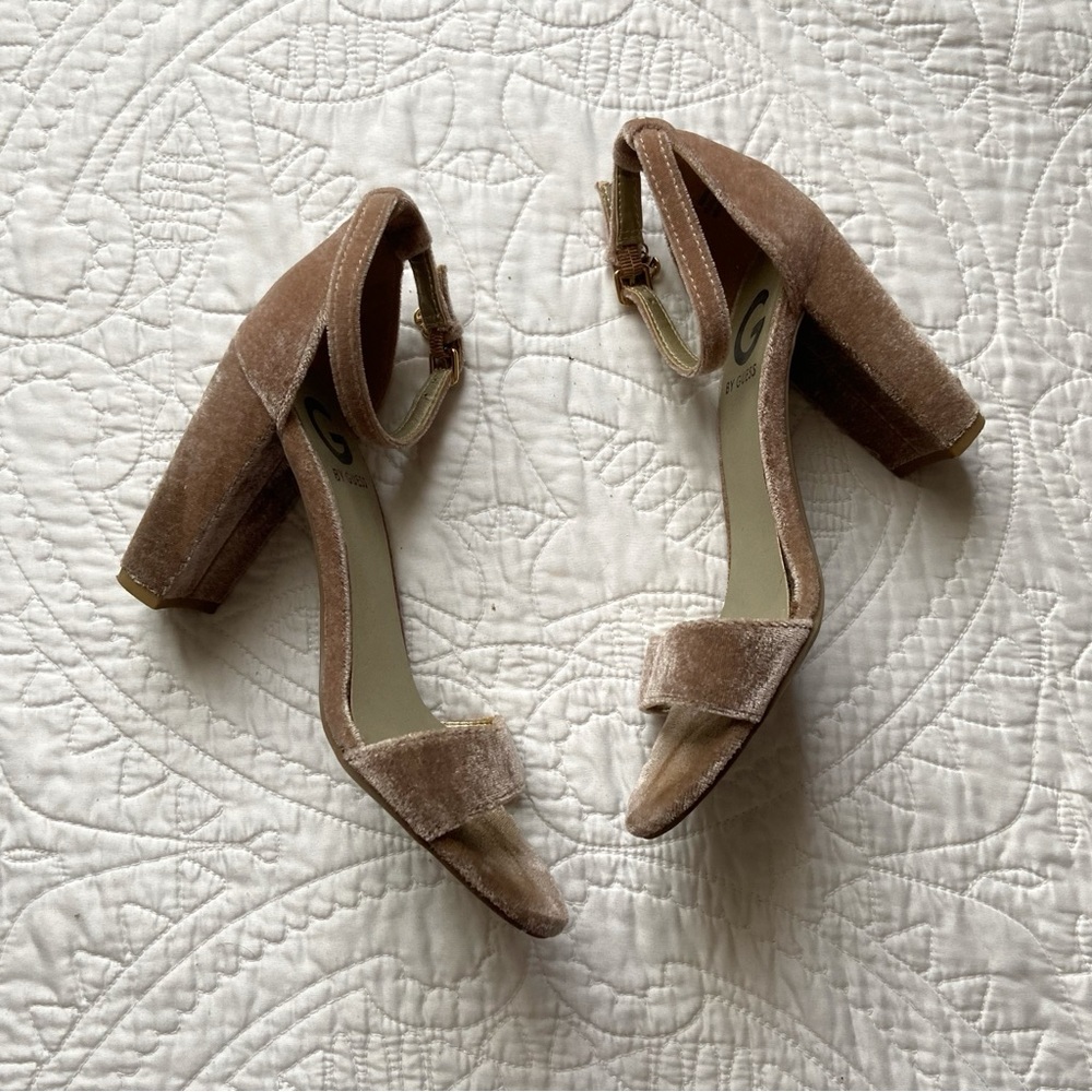 Guess high heel shoes